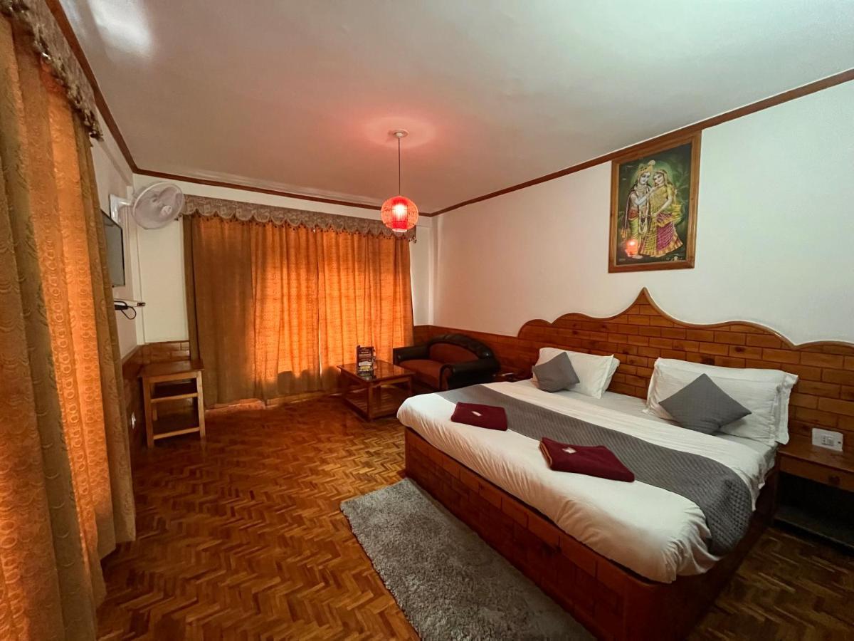 Hotel Hollywood - Top Rated & Most Awarded Property In Manali Eksteriør billede