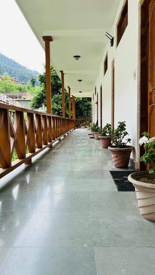 Hotel Hollywood - Top Rated & Most Awarded Property In Manali Eksteriør billede