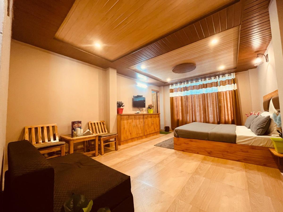 Hotel Hollywood - Top Rated & Most Awarded Property In Manali Eksteriør billede