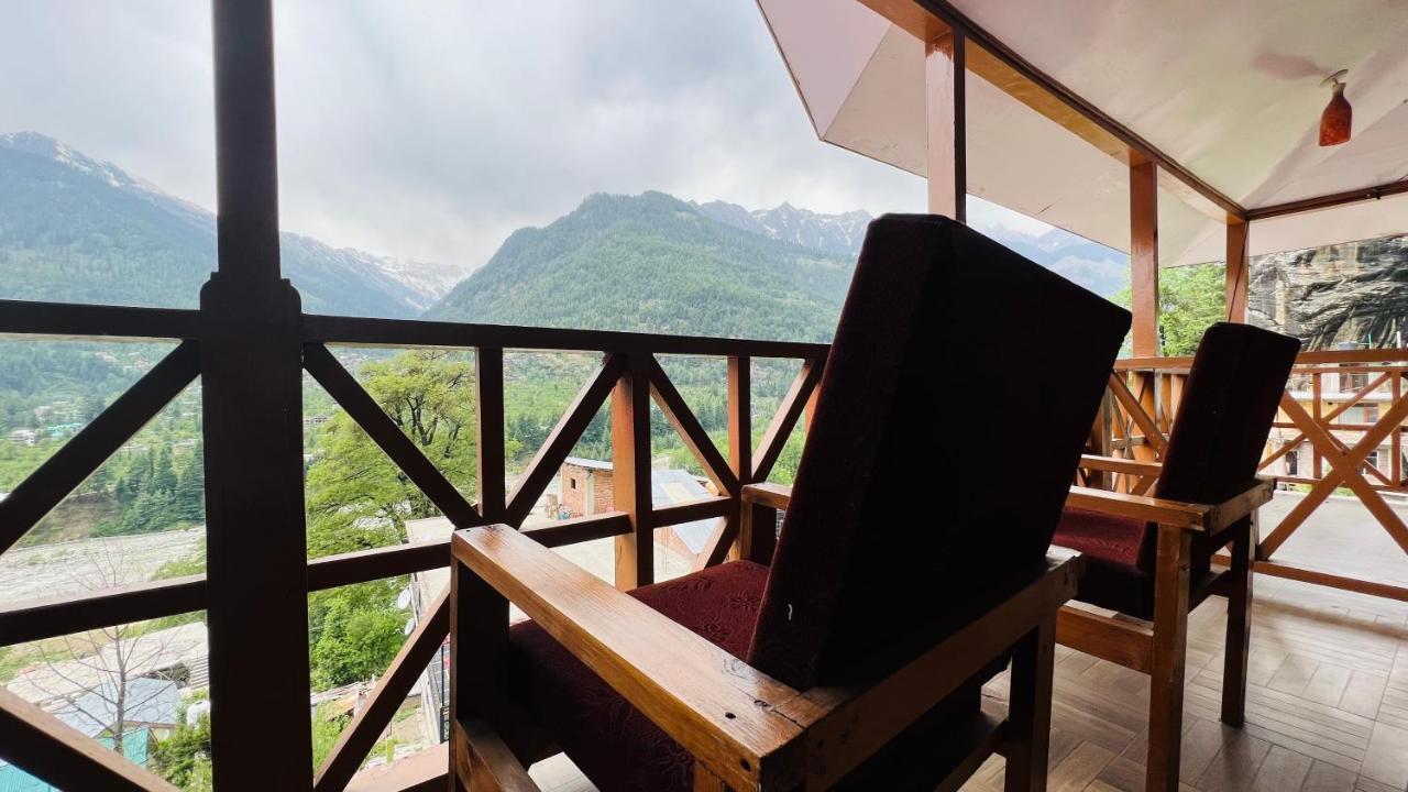 Hotel Hollywood - Top Rated & Most Awarded Property In Manali Eksteriør billede