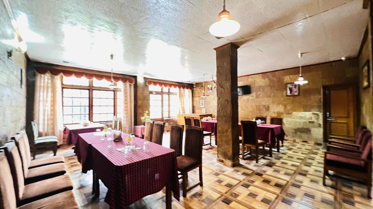 Hotel Hollywood - Top Rated & Most Awarded Property In Manali Eksteriør billede