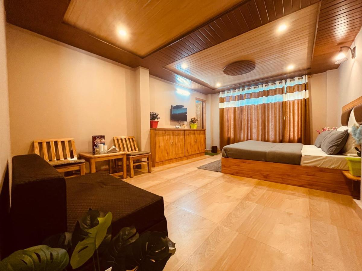 Hotel Hollywood - Top Rated & Most Awarded Property In Manali Eksteriør billede